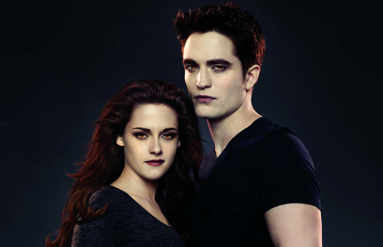 Kristen Stewart and Robert Pattinson in Twilight (PR)