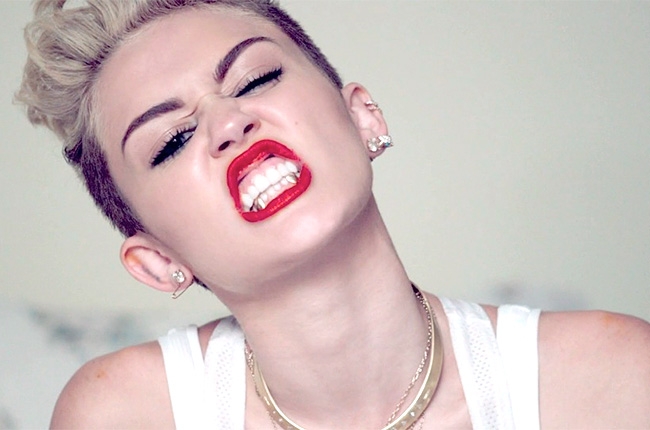 Miley Cyrus in 'We Can't Stop' video (Screengrab)
