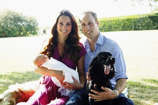Kate Middleton is back in the public eye (Official Portrait)