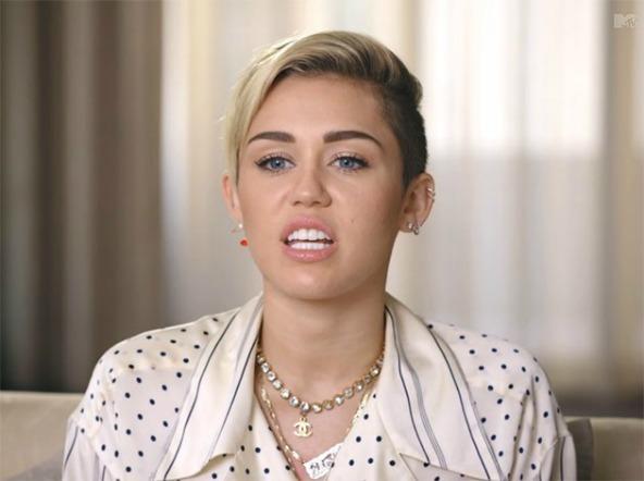 Miley Cyrus is in a feud with Sinead O'Connor (MTV)