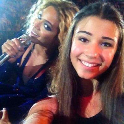 Beyonce photobombs teen fan (Tumblr)